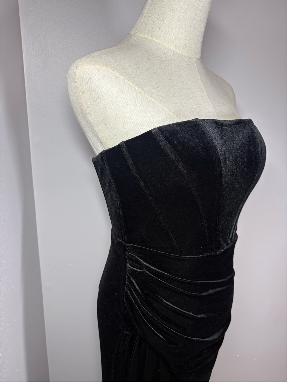 Azazie Lariza Black Velvet Bridesmaid Dress Floor Length Whimsygoth Size 2 - Picture 4 of 16